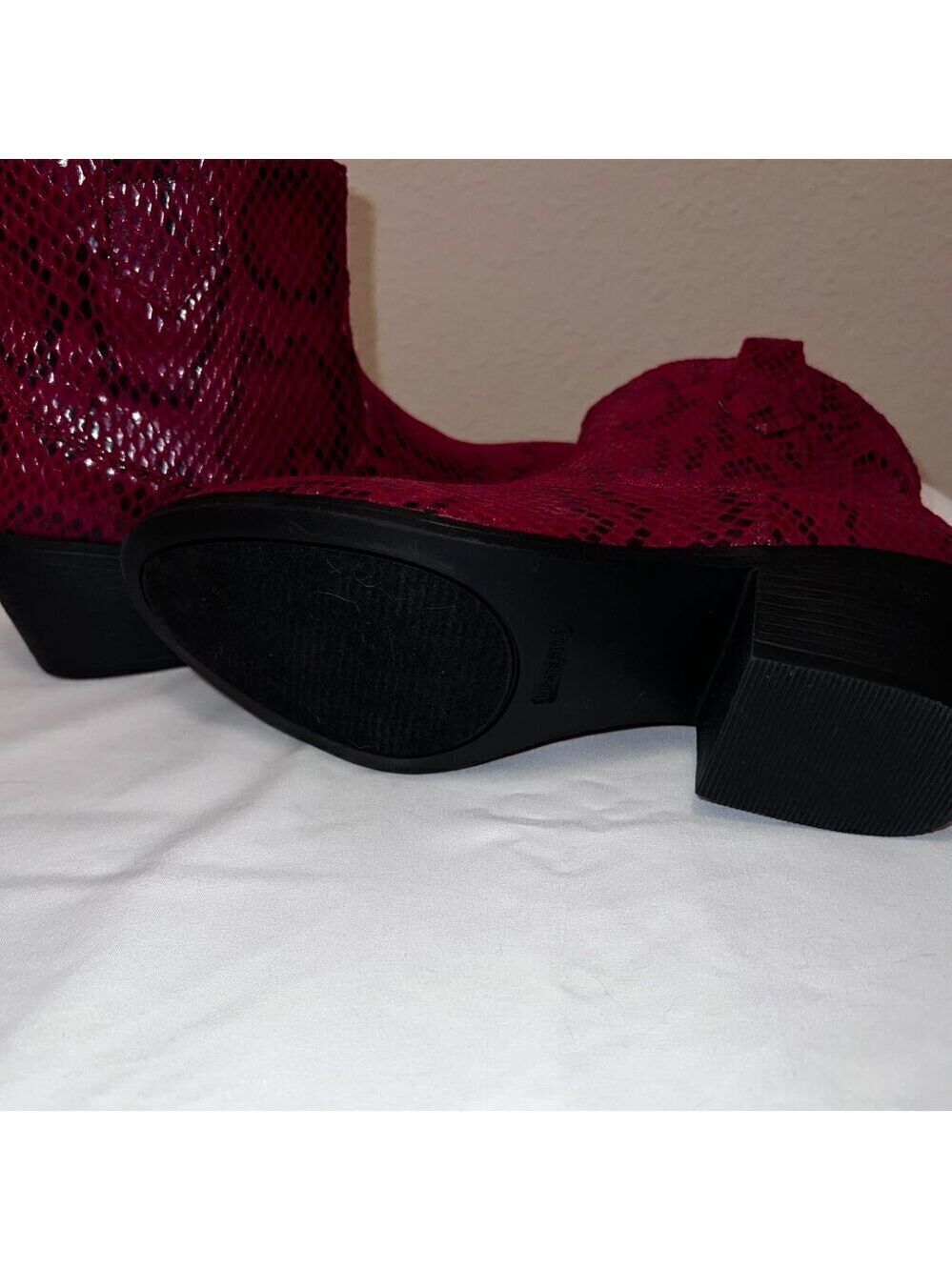 True Craft Red Snakeskin Ankle Boots Size 6 Medium - Picture 7 of 9